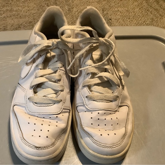 girls nike tennis shoes